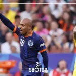 SBOTOP: Brace Malen Cemerlang, Belanda Melibas Rumania 3-0 dan Melaju ke Perempat Final